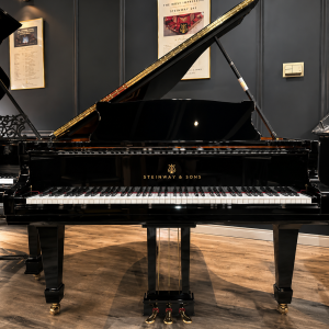 STEINWAY O