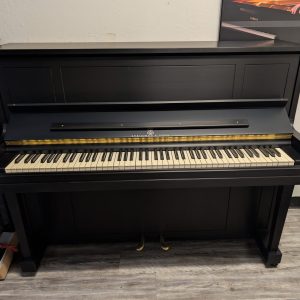 PRE-OWNED 1963 Steinway 1098 Vertical ES | 381458