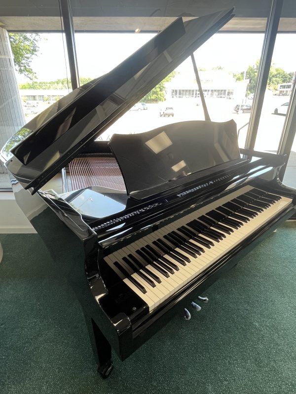 Seiler Grand Piano GS150
