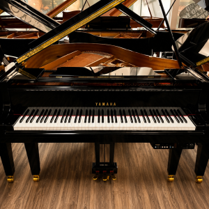 YAMAHA