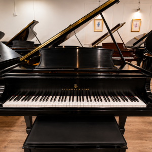 STEINWAY S