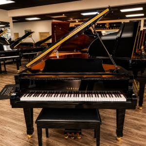 YAMAHA C3
